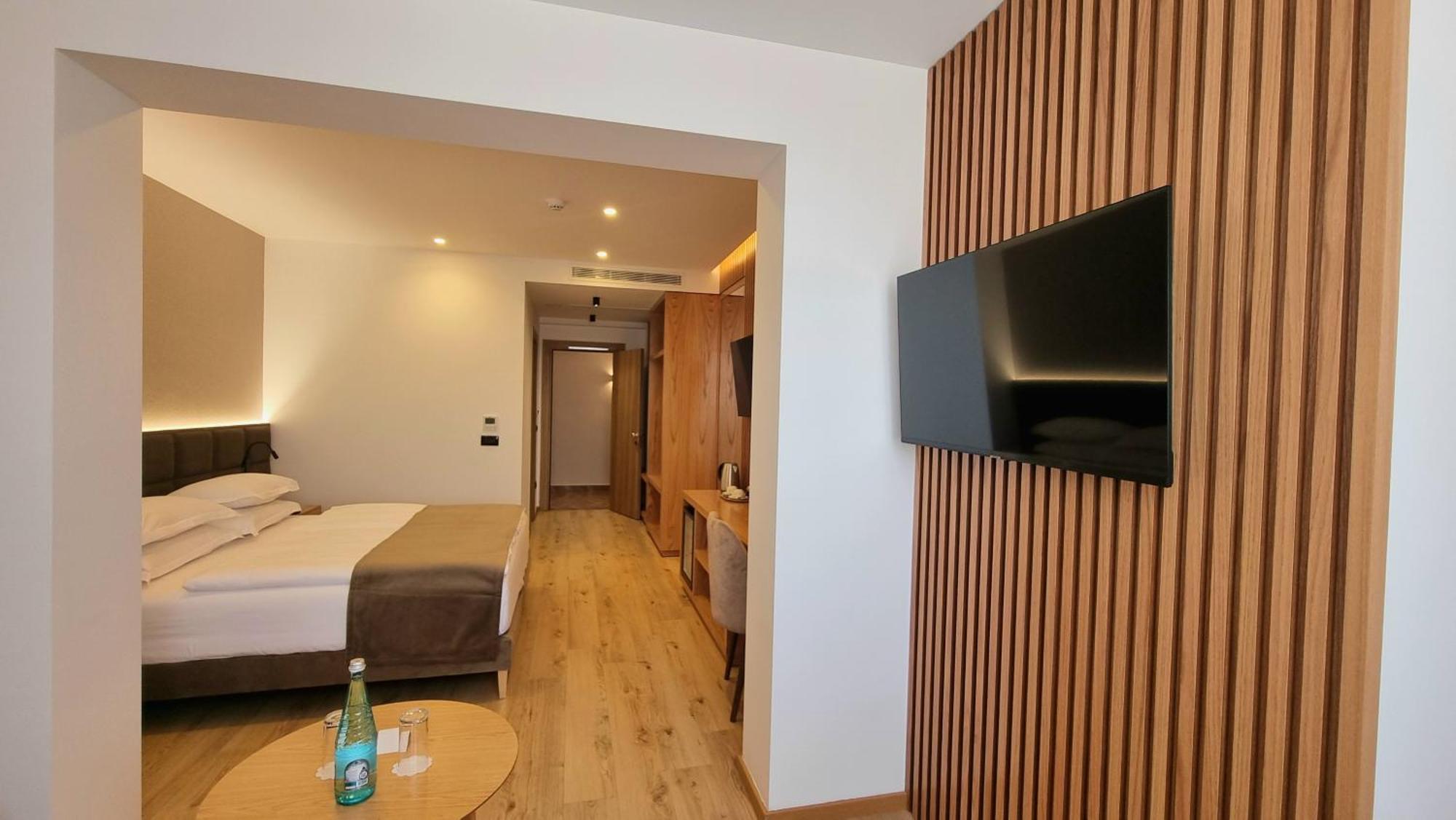 Sibb Hotel Tirana Eksteriør billede