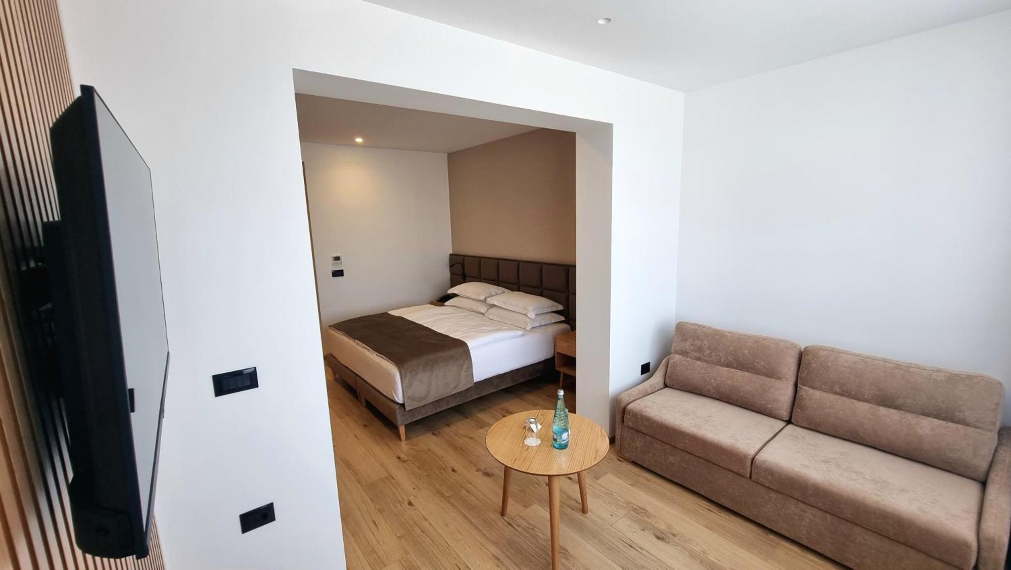 Sibb Hotel Tirana Eksteriør billede