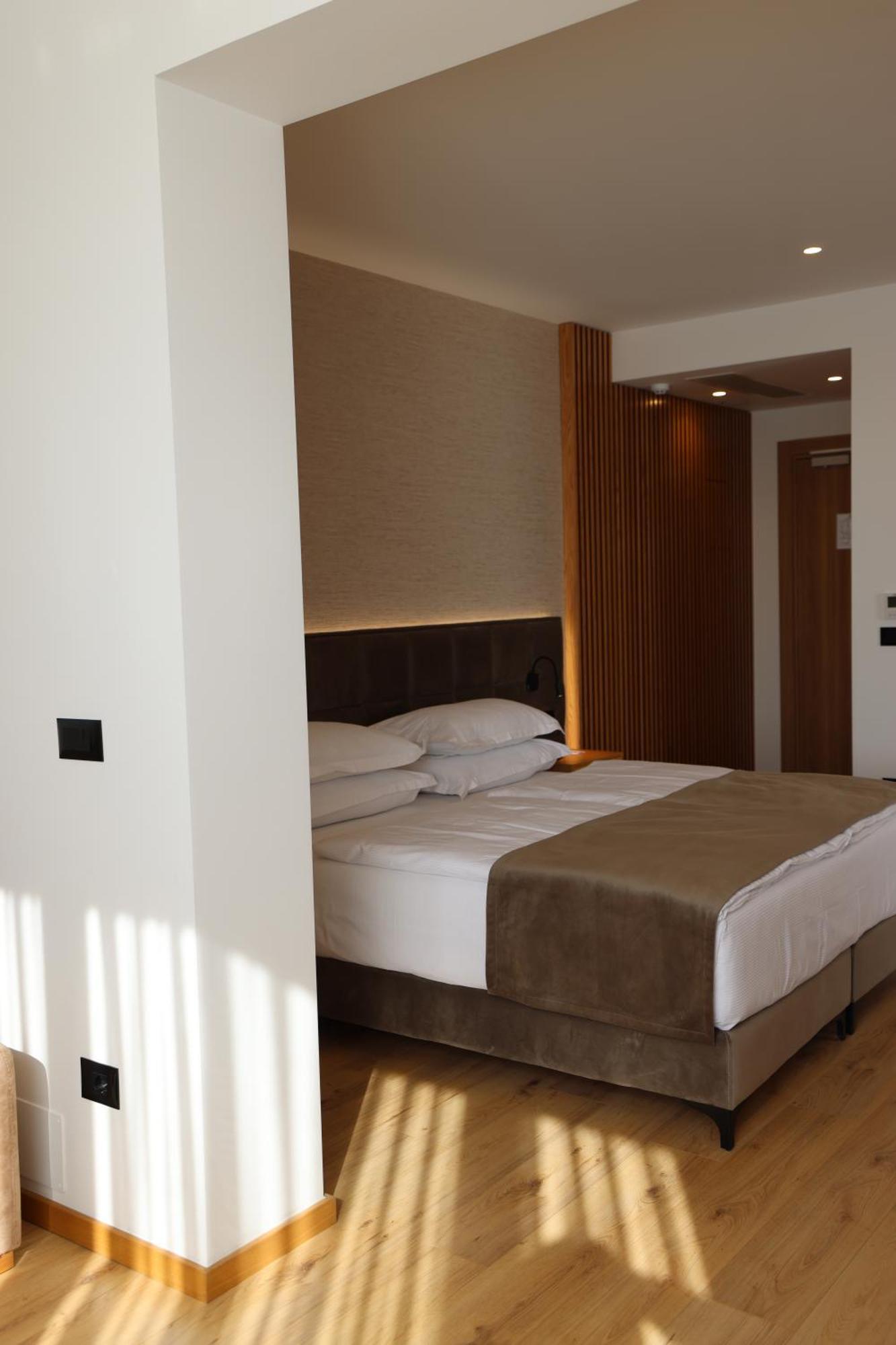 Sibb Hotel Tirana Eksteriør billede