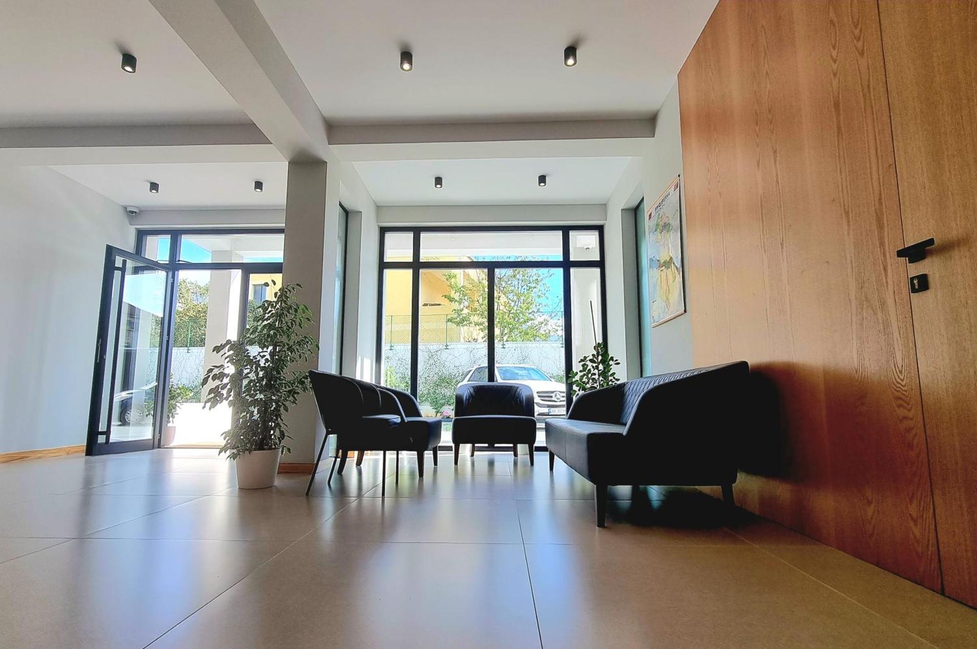 Sibb Hotel Tirana Eksteriør billede