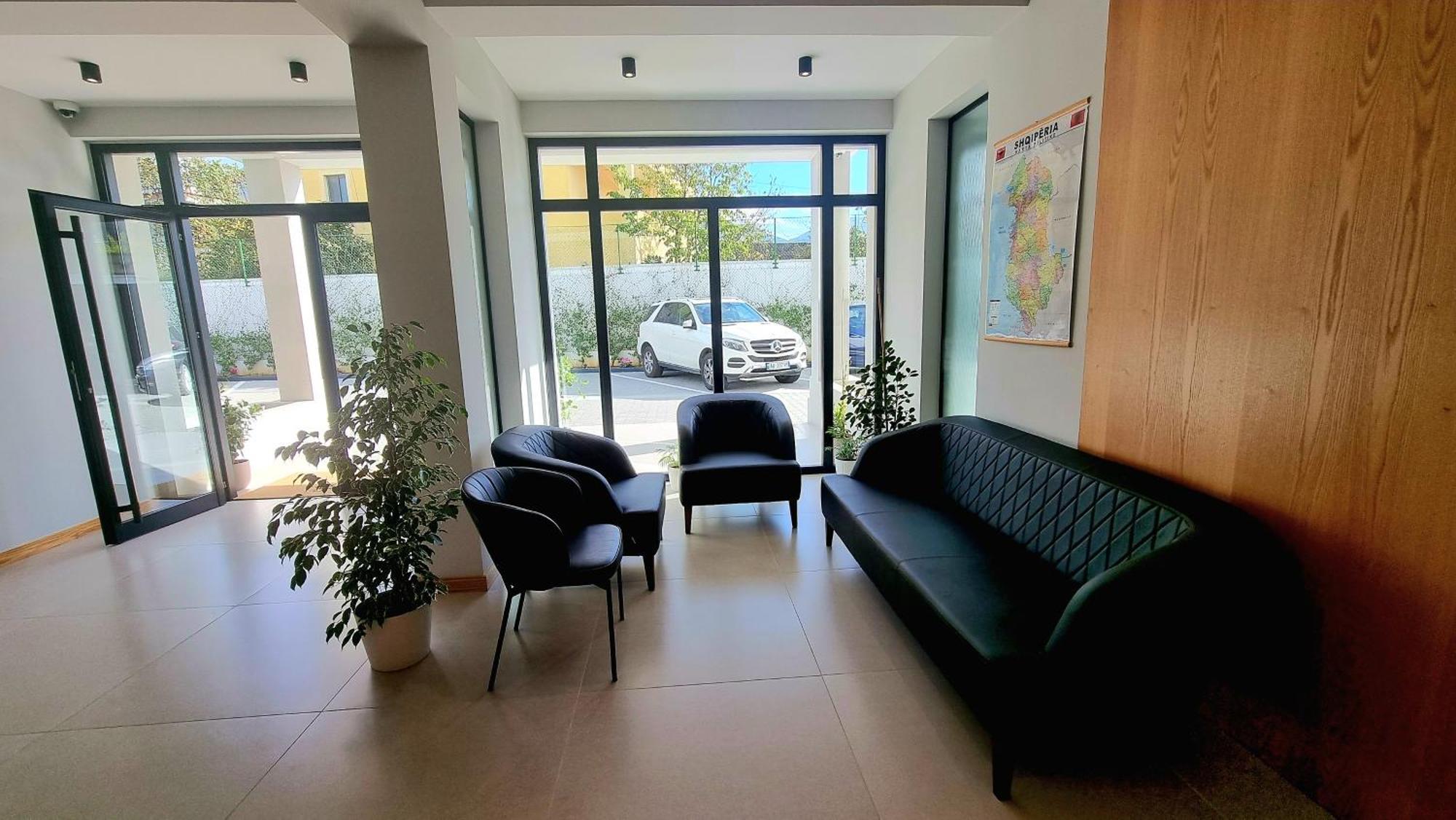Sibb Hotel Tirana Eksteriør billede