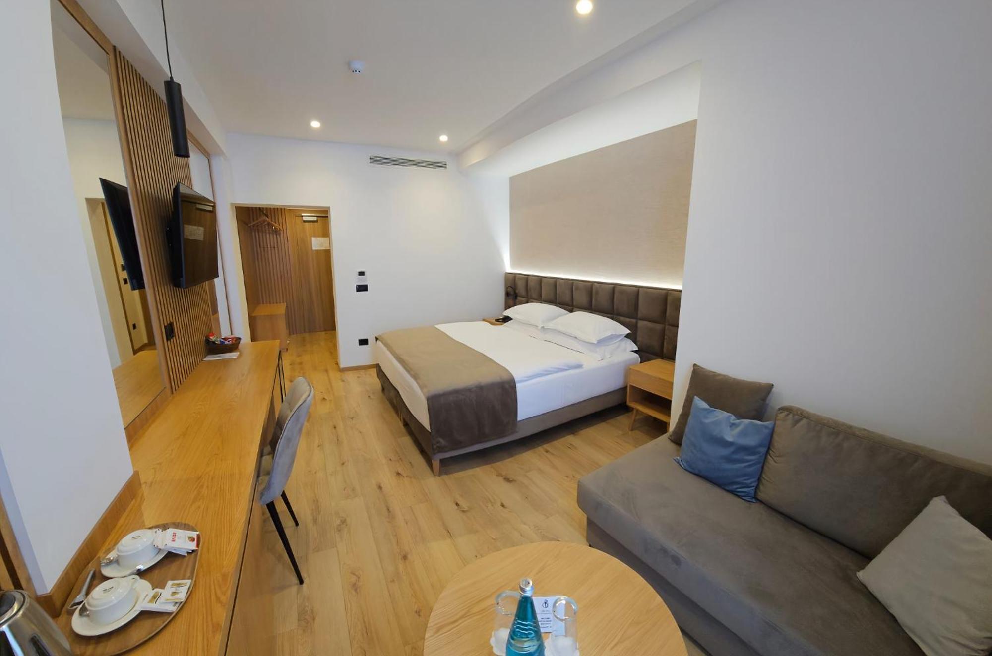 Sibb Hotel Tirana Eksteriør billede