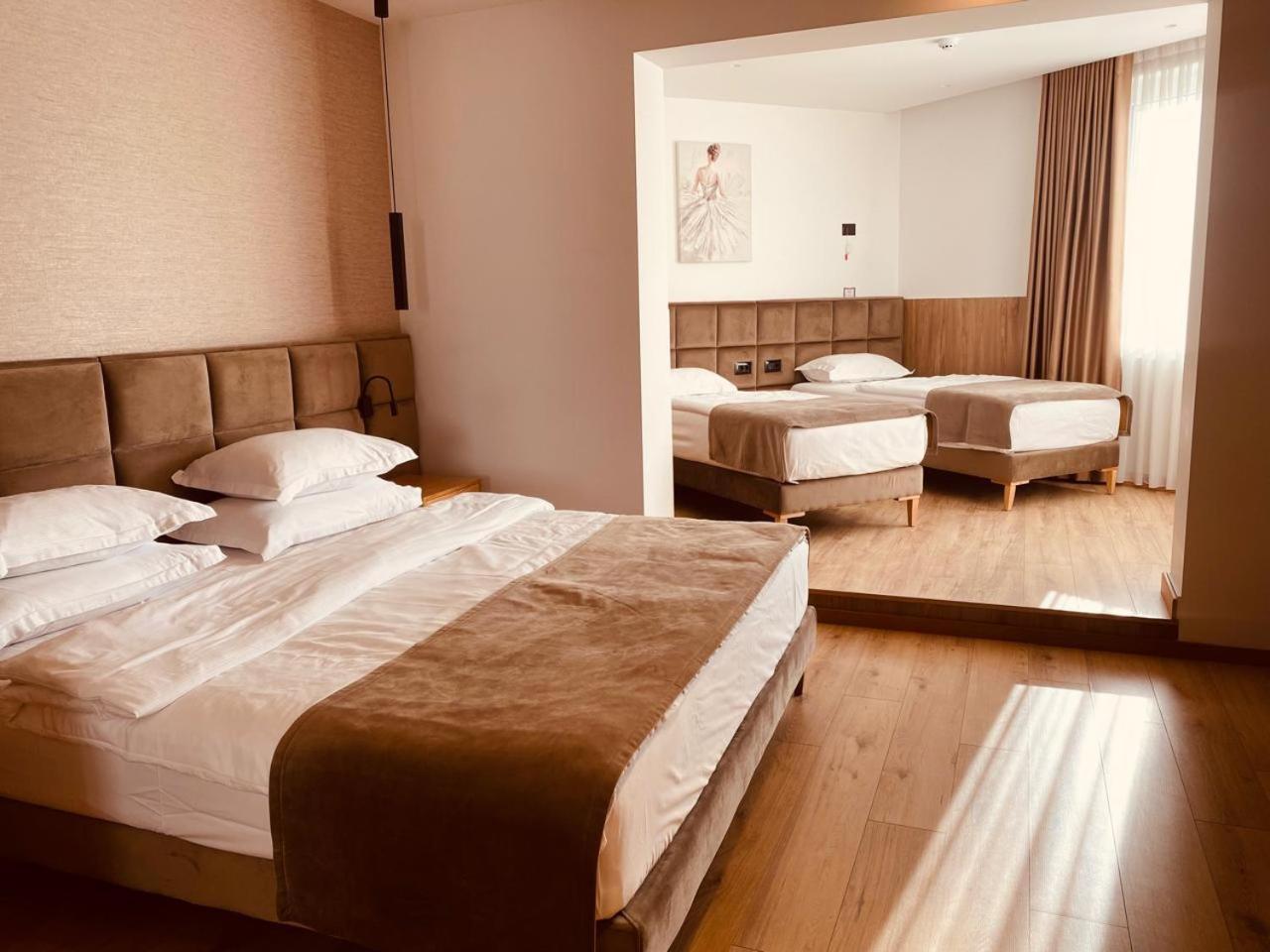 Sibb Hotel Tirana Eksteriør billede
