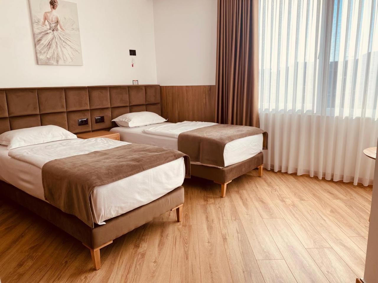 Sibb Hotel Tirana Eksteriør billede